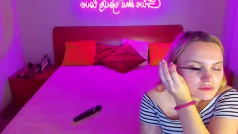 Snapshot of magiceyess chatting on 11, 3, 2025 Lili and Bella online show from 11, 3, 2025