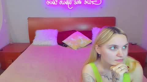 Snapshot of magiceyess chatting on 13, 12, 2025 Lili and Bella online show from 13, 12, 2025