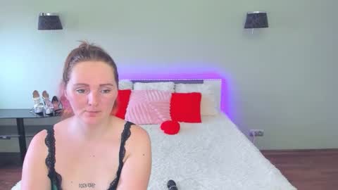 Snapshot of magiceyess chatting on 25, 2, 2026 Lili and Bella online show from 25, 2, 2026