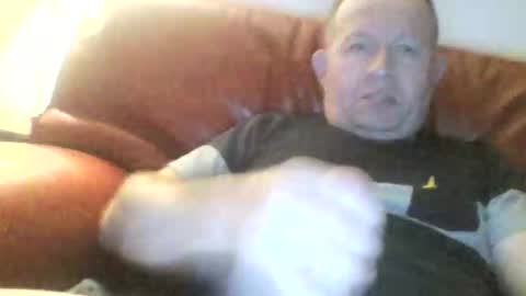 Snapshot of magicman250 chatting on 15, 11, 2025 magicman250 online show from 15, 11, 2025