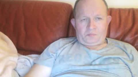 Snapshot of magicman250 chatting on 14, 12, 2025 magicman250 online show from 14, 12, 2025