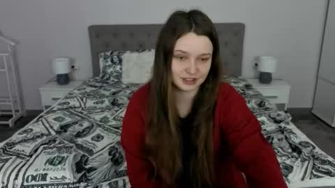 Snapshot of magicpeachhs chatting on 8, 5, 2026 Emily online show from 8, 5, 2026