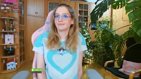 Nicole online show from 7, 1, 2025