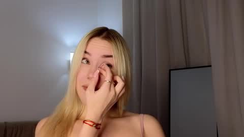 Snapshot of magnificent_angel chatting on 23, 2, 2025 Sasha online show from 23, 2, 2025