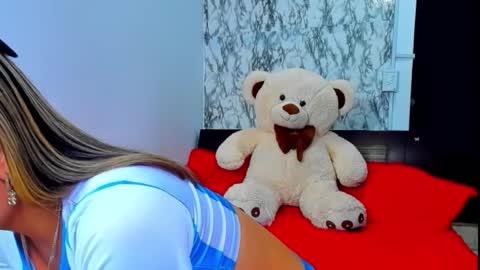 Snapshot of maia_bronce chatting on 21, 9, 2025 Maia Bronce online show from 21, 9, 2025