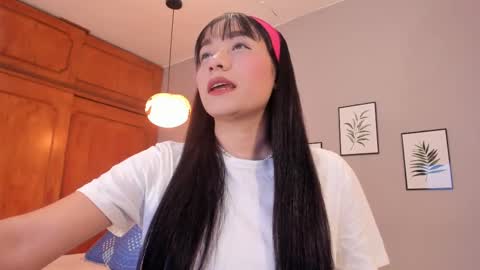 Snapshot of maia_w10 chatting on 12, 11, 2025 Maia online show from 12, 11, 2025