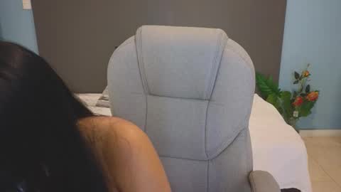 Maiaa Ruiz  online show from 6, 11, 2025