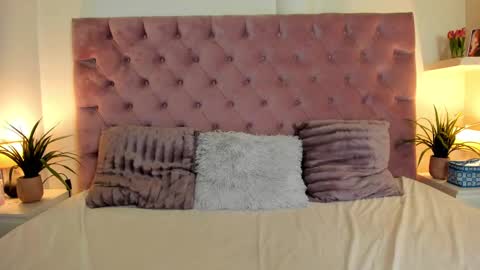 Snapshot of maiamini chatting on 25, 2, 2025 Maia online show from 25, 2, 2025