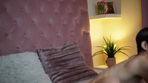 Snapshot of maiamini chatting on 10, 9, 2025 Maia online show from 10, 9, 2025