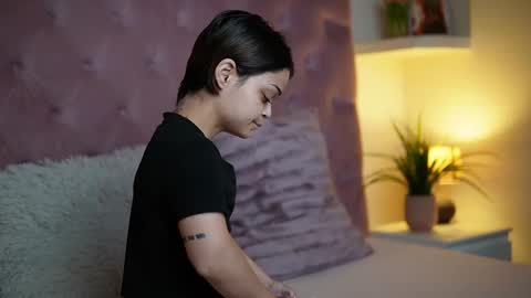 Snapshot of maiamini chatting on 13, 10, 2025 Maia online show from 13, 10, 2025