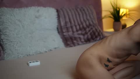 Snapshot of maiamini chatting on 16, 10, 2025 Maia online show from 16, 10, 2025