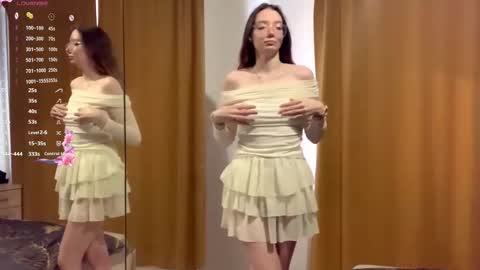 Elina online show from 5, 10, 2025