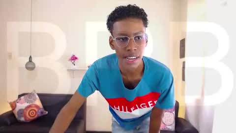 Snapshot of maiki18 chatting on 28, 2, 2025 I am Maik online show from 28, 2, 2025