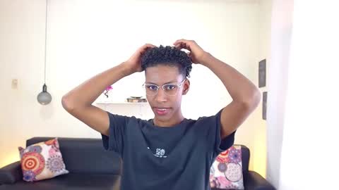 Snapshot of maiki18 chatting on 3, 3, 2025 I am Maik online show from 3, 3, 2025