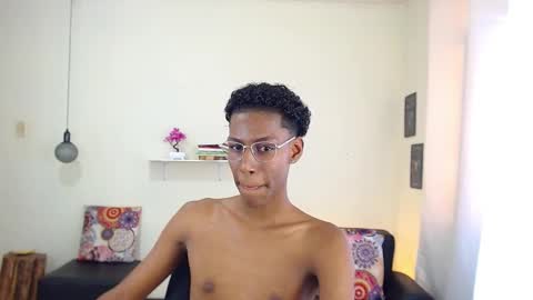 Snapshot of maiki18 chatting on 10, 3, 2025 I am Maik online show from 10, 3, 2025