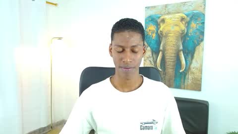 Snapshot of maiki18 chatting on 7, 11, 2025 I am Maik online show from 7, 11, 2025