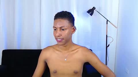 Snapshot of maiki18 chatting on 29, 11, 2025 I am Maik online show from 29, 11, 2025