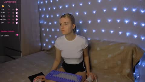 Snapshot of mailin_harrington chatting on 7, 2, 2025 Your kitty online show from 7, 2, 2025