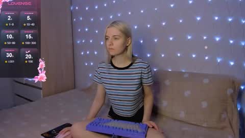 Snapshot of mailin_harrington chatting on 15, 11, 2025 Your kitty online show from 15, 11, 2025