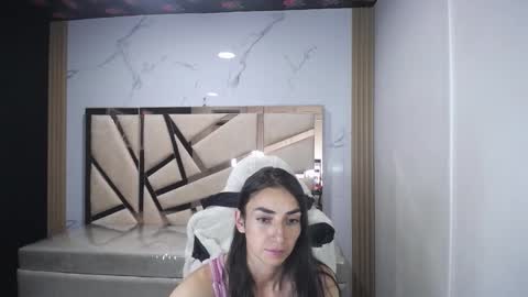 Snapshot of maily_a_ chatting on 25, 11, 2025 Maily online show from 25, 11, 2025