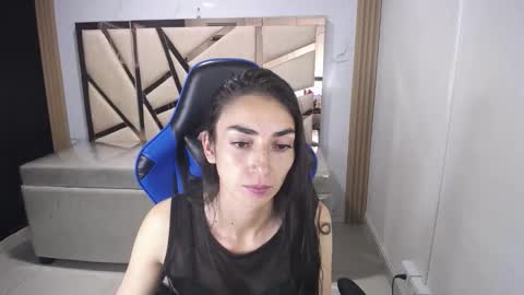 Snapshot of maily_a_ chatting on 5, 12, 2025 Maily online show from 5, 12, 2025