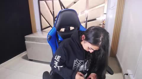 Snapshot of maily_a_ chatting on 16, 12, 2025 Maily online show from 16, 12, 2025