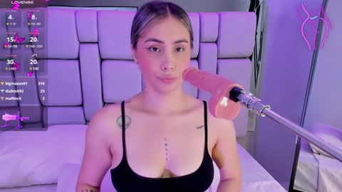 Snapshot of maily_zans chatting on 11, 12, 2024 Maily online show from 11, 12, 2024