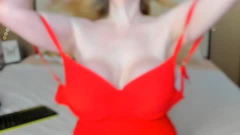 Snapshot of mailymilf chatting on 6, 11, 2025 Sofi online show from 6, 11, 2025
