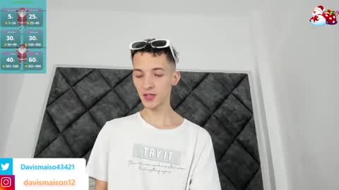 Maison Davis online show from 23, 12, 2024