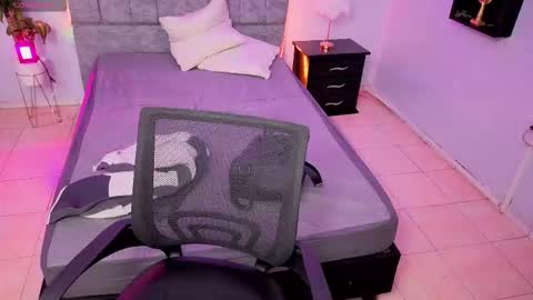 MAITE STONE1 online show from 21, 12, 2025