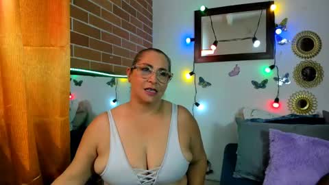 maja_hills online show from 22, 2, 2025