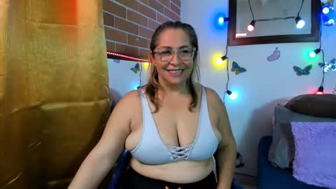 maja_hills online show from 22, 2, 2025