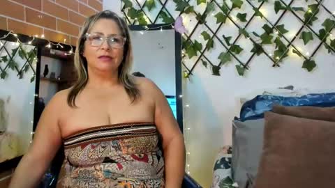 maja_hills online show from 4, 3, 2025