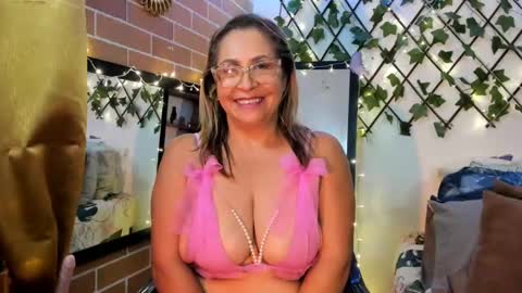 maja_hills online show from 4, 3, 2025