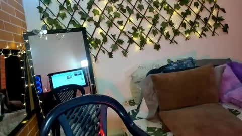 maja_hills online show from 12, 3, 2025