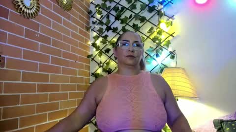 maja_hills online show from 2, 12, 2025