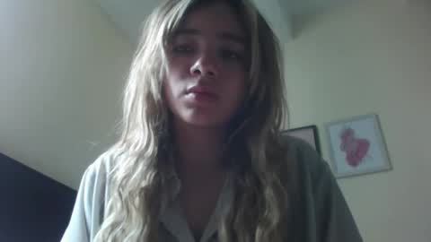 Snapshot of majo_gomezz chatting on 18, 12, 2025 majo_gomezz online show from 18, 12, 2025