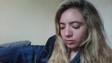 Snapshot of majo_gomezz chatting on 19, 12, 2025 majo_gomezz online show from 19, 12, 2025