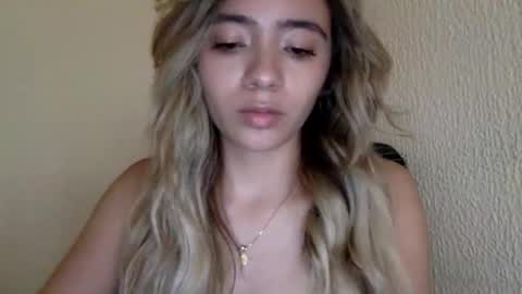 majo_gomezz online show from 12, 3, 2026