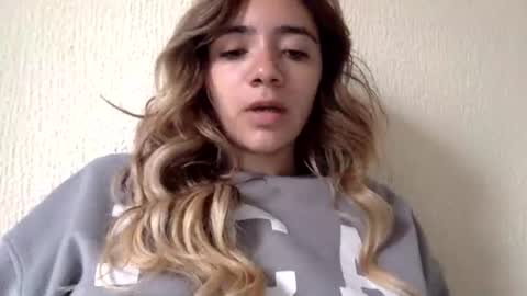 majo_gomezz online show from 10, 7, 2026