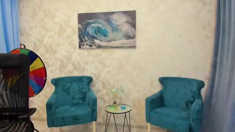 Chloe online show from 4, 3, 2025