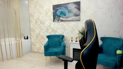 Chloe online show from 22, 5, 2026