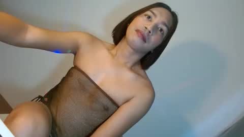 Snapshot of makeit_reyn chatting on 8, 6, 2026 Reyn online show from 8, 6, 2026