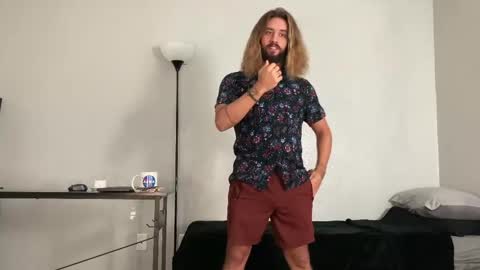 Snapshot of makingmoans chatting on 15, 11, 2025 Mack Makingmoans Twitter online show from 15, 11, 2025