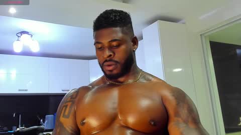 Snapshot of makonneen chatting on 19, 12, 2024 Makonnen online show from 19, 12, 2024