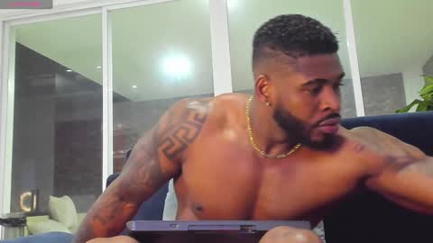 Snapshot of makonneen chatting on 22, 12, 2024 Makonnen online show from 22, 12, 2024