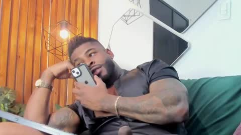 Snapshot of makonneen chatting on 12, 2, 2025 Makonnen online show from 12, 2, 2025