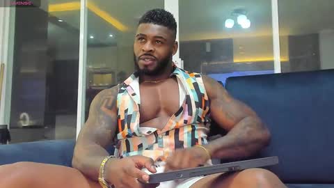 Snapshot of makonneen chatting on 19, 2, 2025 Makonnen online show from 19, 2, 2025