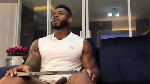 Snapshot of makonneen chatting on 5, 3, 2025 Makonnen online show from 5, 3, 2025