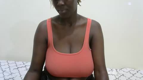 malaika_musa online show from 11, 11, 2025